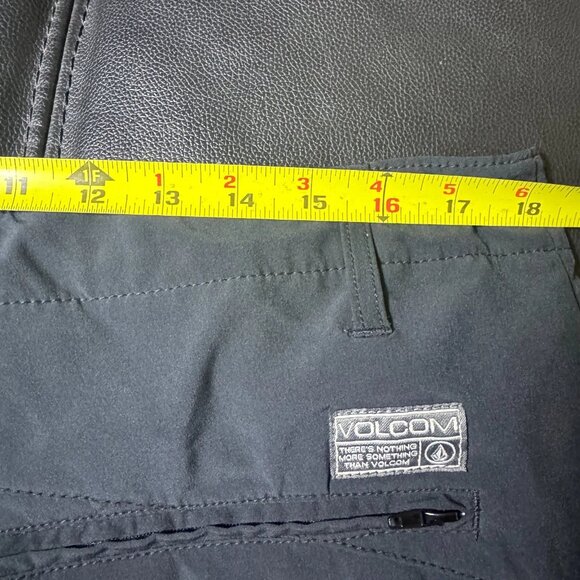 Volcom Men's Surf & Turf Hybrid Shorts Gray Flat Front 4-Way Stretch Size 36 - Picture 15 of 16
